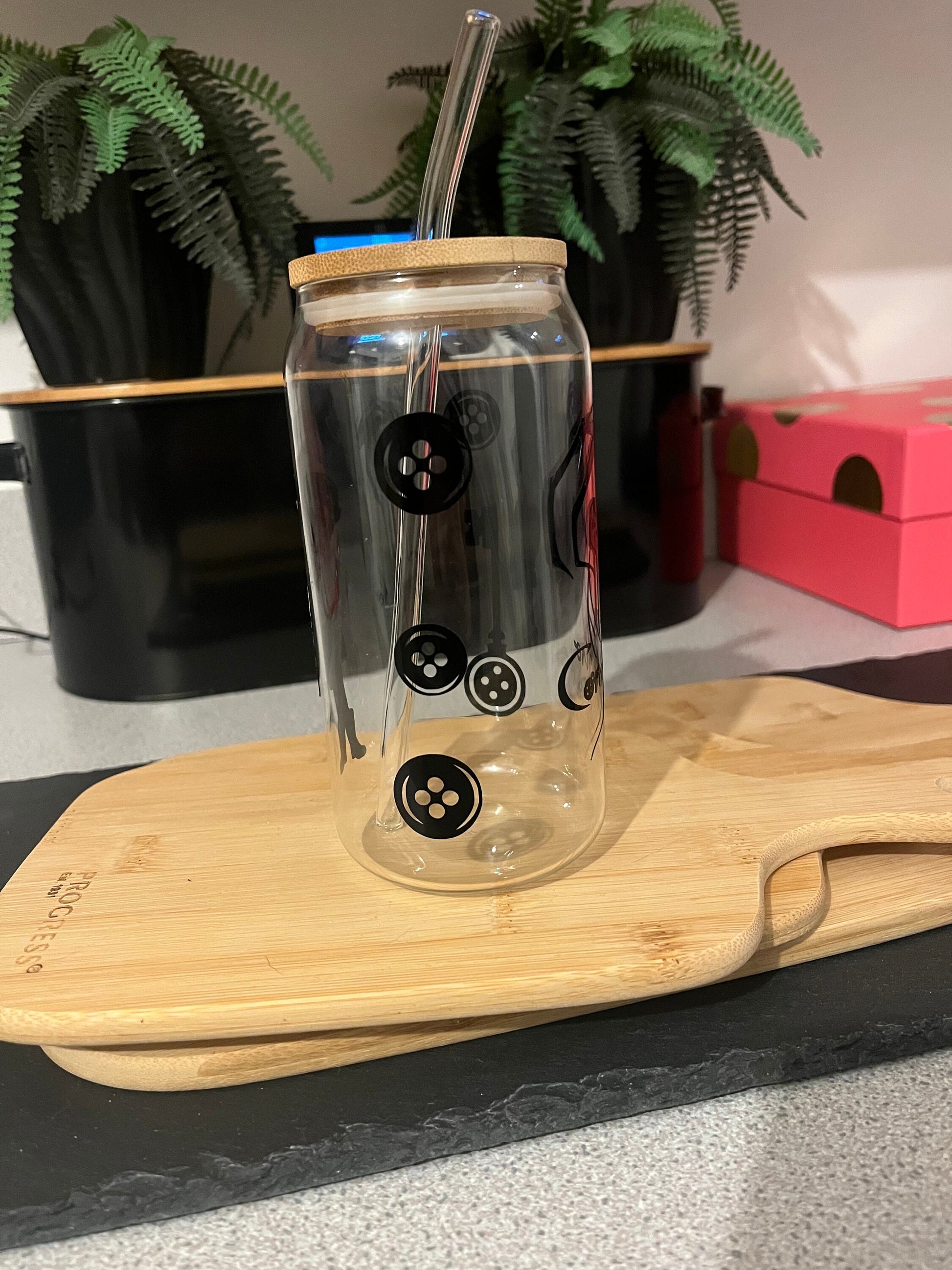 Coraline glass